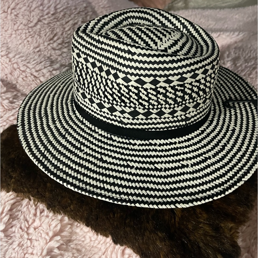Banana Republic Black and White Straw Fedora Hat new with tags! - Picture 4 of 4